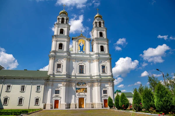 Красивый Монастырь Московского Патриархата Украине — стоковое фото