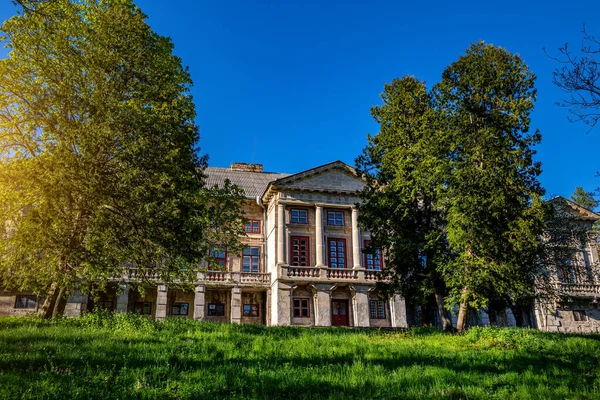 Piękny Pałac Orłowskich Miejscowości Maliyivtsi — Zdjęcie stockowe