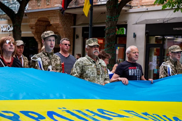 赫梅利尼茨基乌克兰 2021年5月23日 参加英雄日游行的乌克兰士兵 — 图库照片