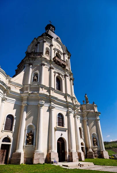 Красивая Католическая Церковь Селе Мыкулинцы Тернопольской Области Украина — стоковое фото