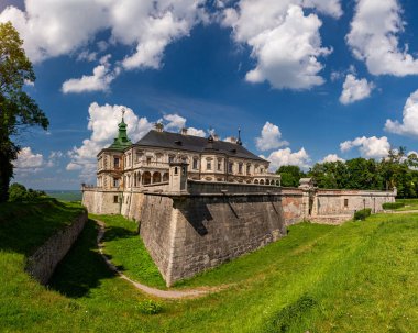Eski Pidhirtsi Kalesi, Podgortsy köyü, Lviv bölgesi, Ukrayna