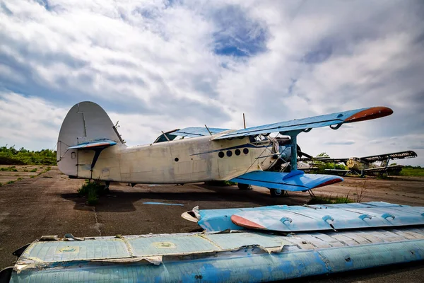 Verlassene Flugzeuge Alte Freien — Stockfoto