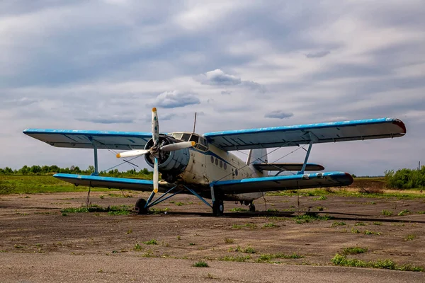Брошенные Самолеты Старые Открытом Воздухе — стоковое фото