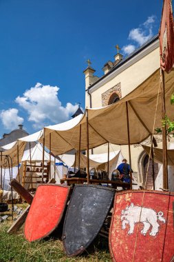 Ukrayna. Medzhibizh. 17 Temmuz 2021. Eski kalede Ortaçağ Kültürü Festivali. 