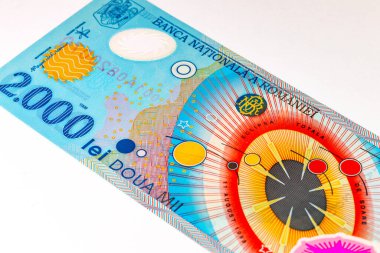 2000 Lei Romanya, 1999, basitleştirilmiş güneş sistemi ve güneş tutulmasıyla. Romanya ve Avrupa 'nın polimer parası.