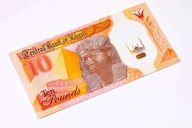 Firavun 2. Ramses ve piramitlerin görüntüsüyle Mısır 'ı 10 Pound. Mısır 'ın polimer parası