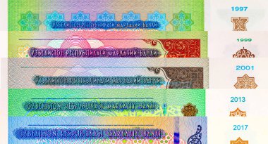 200 Som Özbekistan, Özbekistan arması, ulusal süsler ve sekizgen yıldızlar. Özbekistan 'ın Parası.