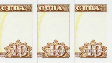 Kalaşnikof saldırı tüfeği taşıyan asker ve bayrakların 10 peso Küba resmi. Kâğıt para Küba.