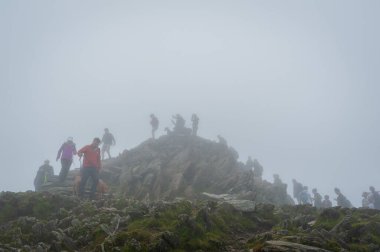 Snowdon, İngiltere. 07-08-2020. Ağustos 2020 'de İngiltere' nin gevşemiş salgın tecrit kuralları yüzünden 