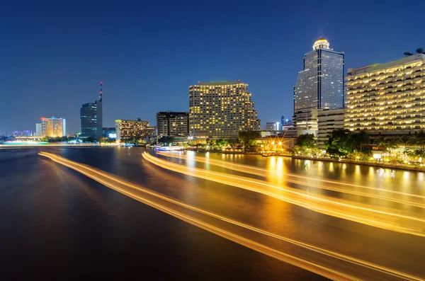 Smidig lampor på gata i Bangkok — Stockfoto