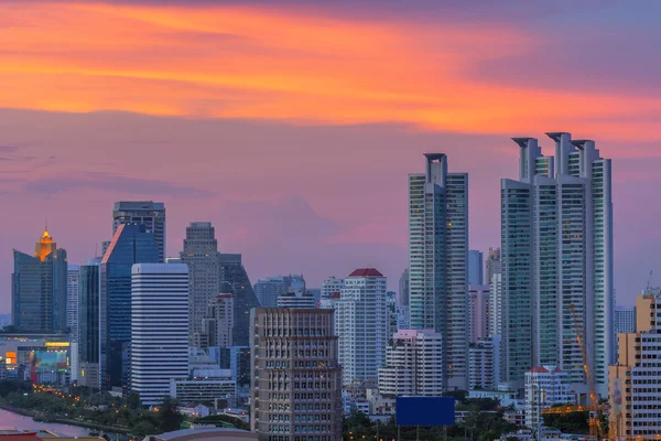 Paysage urbain quartier des affaires de Bangkok — Photo