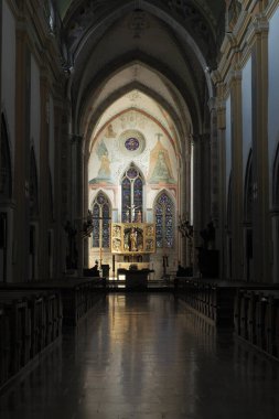 Kutsal Bakire Meryem ve Aziz Wacawa Krakw-Nowa Huta Polska Kilisesi Sunağı 30 Nisan 2021 ... 