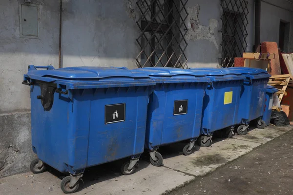 Containers Met Gesorteerd Afval Ecologie — Stockfoto