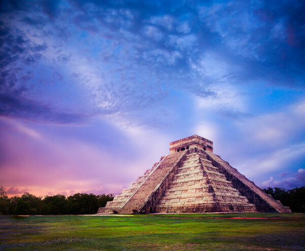 Pyramid in Chichen Itza