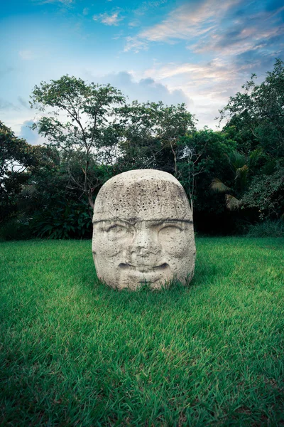 Kolossalkopf von Olmec — Stockfoto