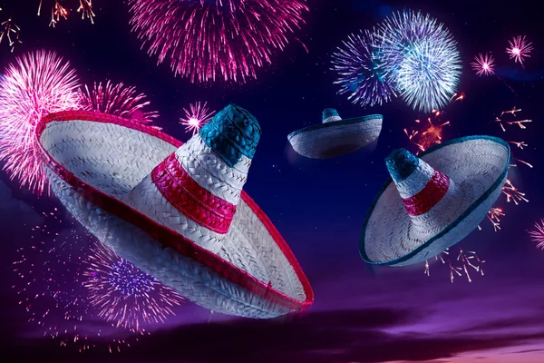 Cappelli messicani o sombreros in cielo — Foto Stock