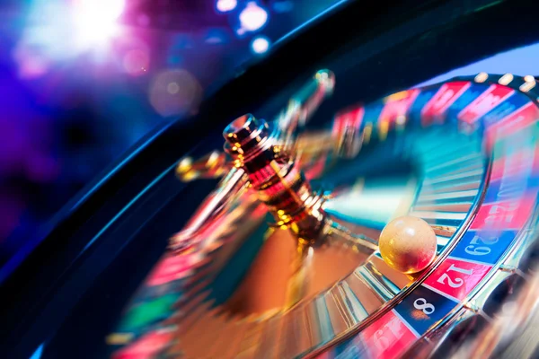 Roulette wheel in motion — Stock Photo, Image