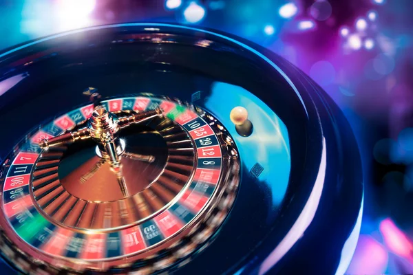 Roulette wheel in motion — Stock Photo, Image