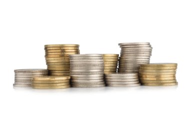 Beyaz arkaplanda izole edilmiş gümüş sikke.