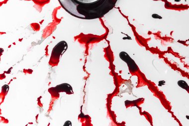 Beyaz arka planda kan akışı izole edildi.