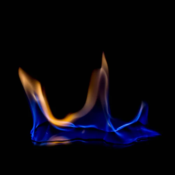 Fuego Azul Caliente Sobre Fondo Negro — Foto de Stock