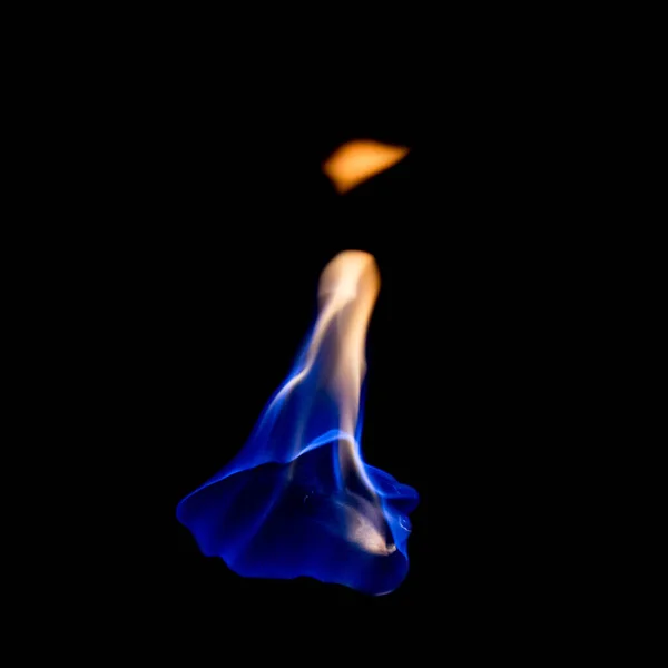 Fuego Azul Caliente Sobre Fondo Negro —  Fotos de Stock