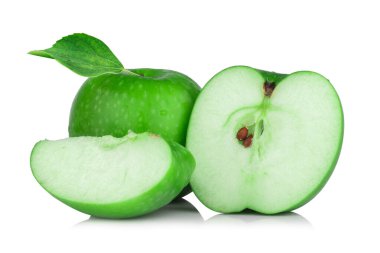 elma yeşili beyaz arkaplanda izole.