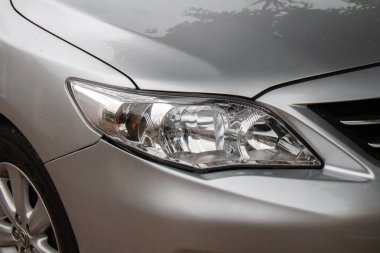 Araba farları. Len ışığı göz sinyali..