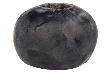 beyaz arka planda böğürtlen meyvesi.