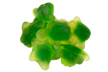 Beyaz Arkaplanda İzole Edilmiş Yeşil Jelibon Şekerleri Yığını.
