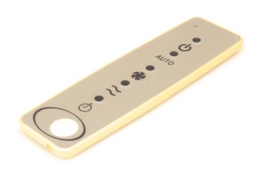 Klima uzaktan kumanda üzerindeki beyaz bir arka plan.