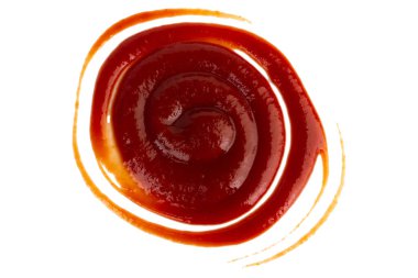 Ketçap, beyaz arka planda izole edilmiş bir fincan domatesin içinde..