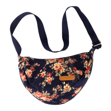 Lacivert çiçek desenli çanta beyaz arka planda izole edilmiş..