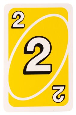 Kağıt oynayan çocuk beyaz arka planda iki renk sarı izole edilmiş..