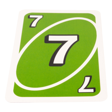 Kart oyunu rengi yeşil yedi beyaz arkaplan üzerinde izole.