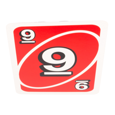 Kağıt oynayan çocuk beyaz arkaplanda 9 renk kırmızı izole.