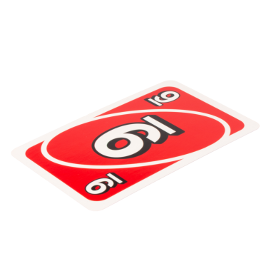 Kağıt oynayan çocuk beyaz arkaplanda 9 renk kırmızı izole.