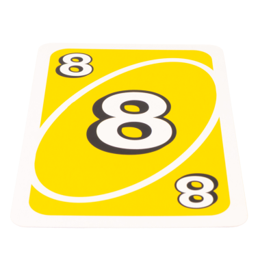 Kağıt oynayan çocuk beyaz arka planda izole edilmiş sekiz renk sarı.