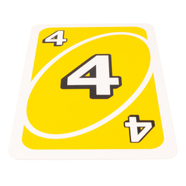 Kağıt oynayan çocuk beyaz arka planda dört renk sarı izole edilmiş..