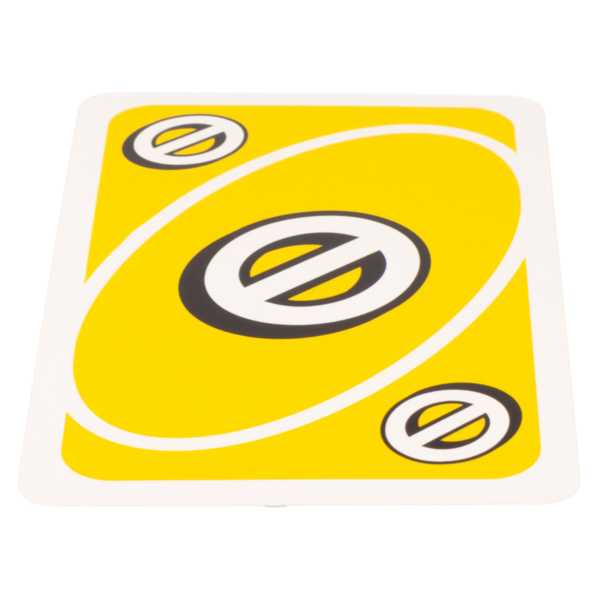 Kağıt oynayan çocuk yasağı beyaz arkaplanda izole edilmiş sarı renk.