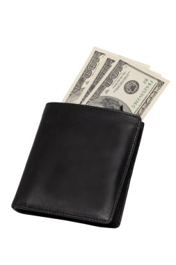 Üzerinde Amerikan doları banknotları ve beyaz arka planda izole edilmiş çeşitli plastik kartlar olan siyah, hakiki bir deri cüzdanın yakın çekimi. Mali ve iş konsepti.