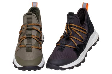 Beyaz arka planda izole edilmiş bir çift modern spor ayakkabısı ya da spor ayakkabısı. Zarif ve modaya uygun erkek ayakkabıları. Makro.