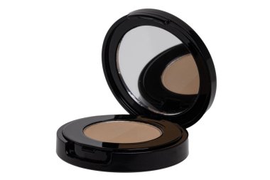 Makyaj ürünleri. Beyaz arka planda izole edilmiş zarif bir kahverengi kaş pudrası kutusu. Güzellik kavramı. Makro.