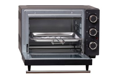 Mutfak elektrikli aletleri. Beyaz arka planda izole edilmiş, açık, küçük bir elektrikli fırının yakın çekimi. Makro. Kesme yolu.