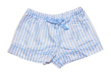 Gecelik izole edildi. Mavi çizgili kadın pamuklu seksi gecelik şortları, beyaz bir arka planda izole edilmiş kurdele yayı. Modaya uygun gece elbiseleri ya da gecelikler..