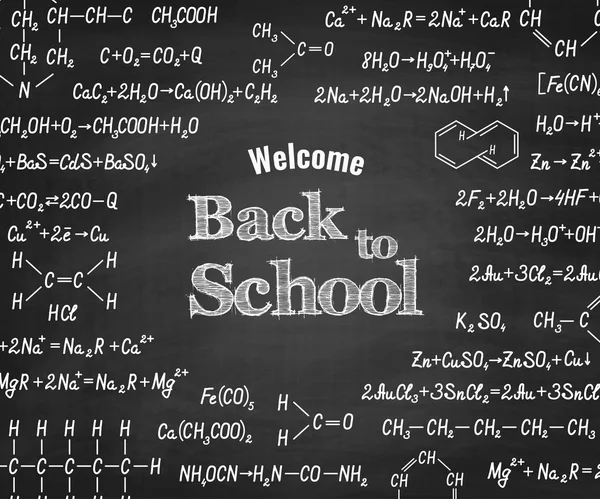 Welkom terug op school met formule op blackboard. — Stockvector