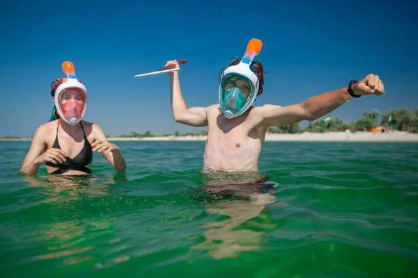 Hombre Mujer Mar Una Máscara Para Bucear Verano — Foto de Stock