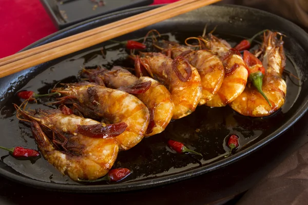 Sizzling Asian Prawns — Stock Photo, Image