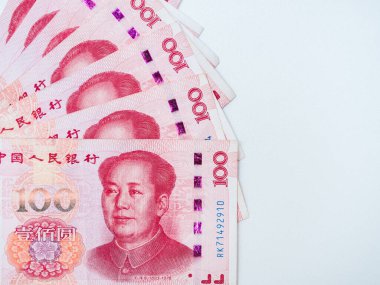 Çin 'in büyüyen ekonomisini, mali gücünü, yatırım genişlemesini ve küresel ticarette para birimini, finans, yatırım ve piyasa kavramlarını temsil eden 100 Yuan banknotu.