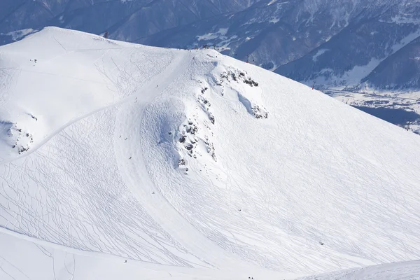 Pistas de esquí alpino desde lejos —  Fotos de Stock